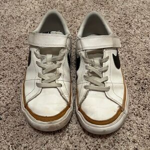 Boys Nike Legacy Court Shoes